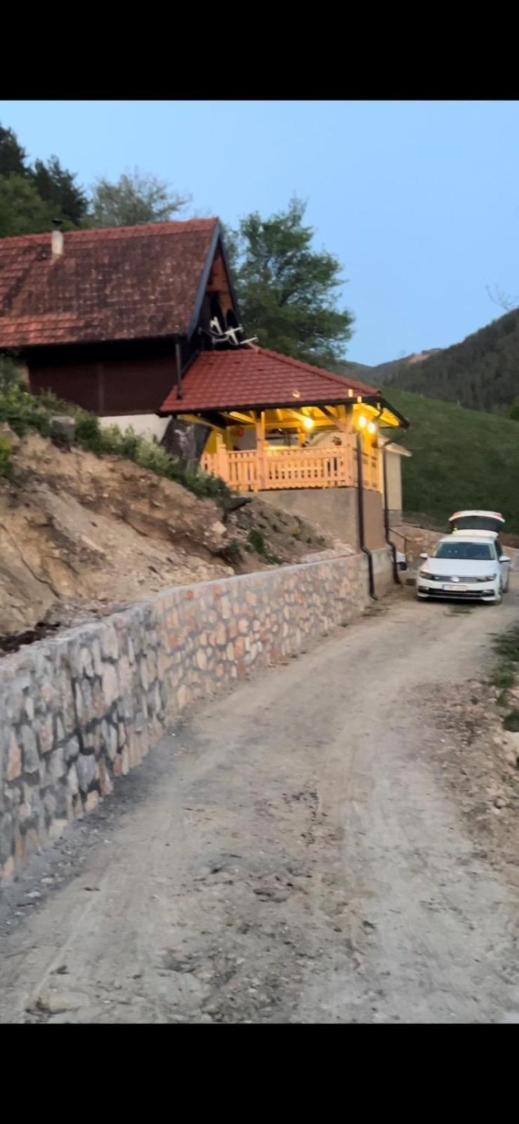 Ljubav Stara Zaovine Hotell Lazici Exteriör bild